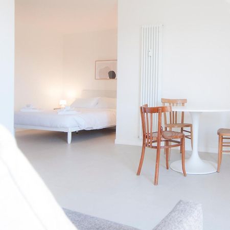 Zefiro - Saffi Design Apartments - Ambrogiohost Болоня Екстериор снимка